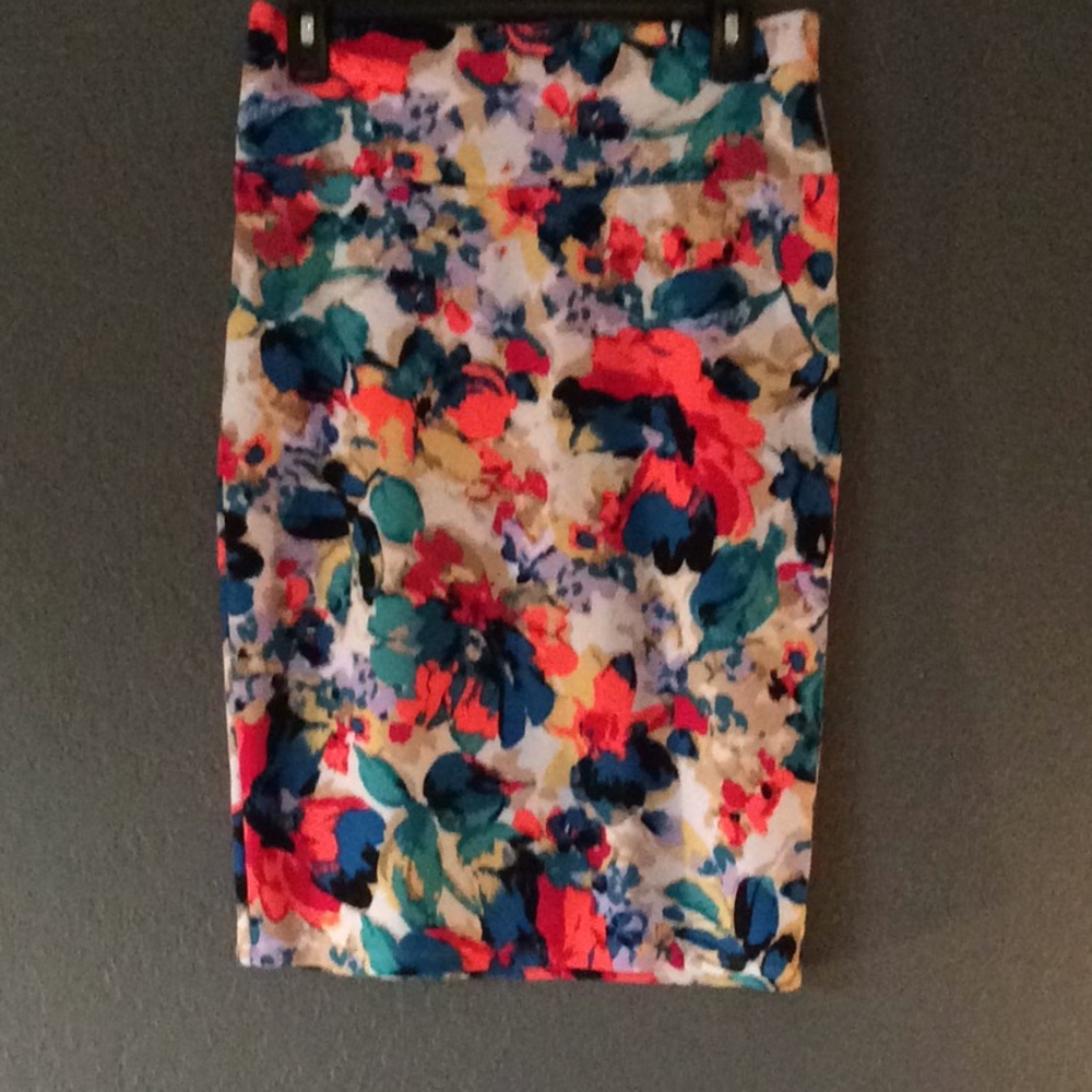 Lularoe Cassie medium